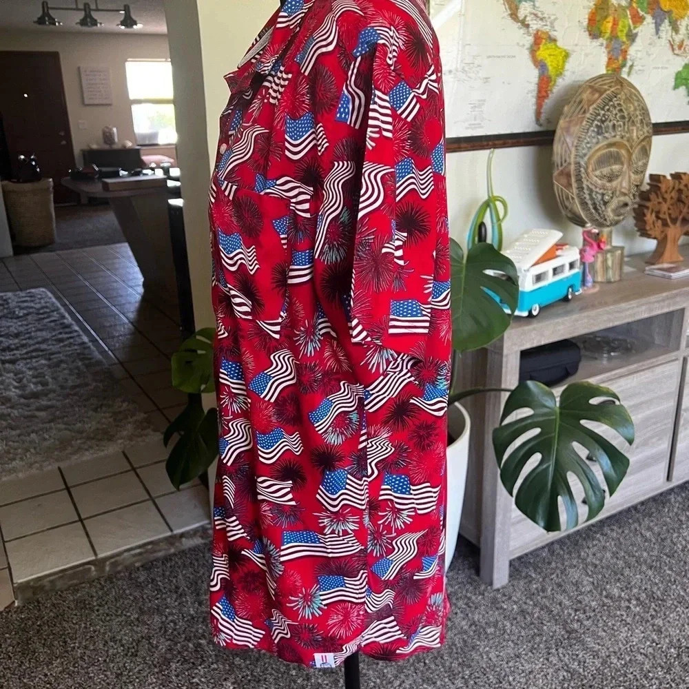 NWOT Free Planet button down shirt - Picture 3 of 7